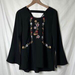 Ruff Hewn Womans Embroidered Floral Bell Sleeve Top Size XS Boho Whimsigoth